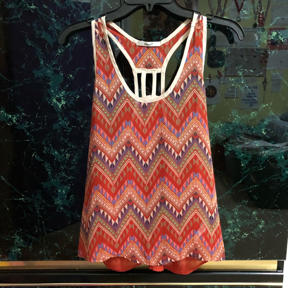 Sleeveless chevron pattern blouse